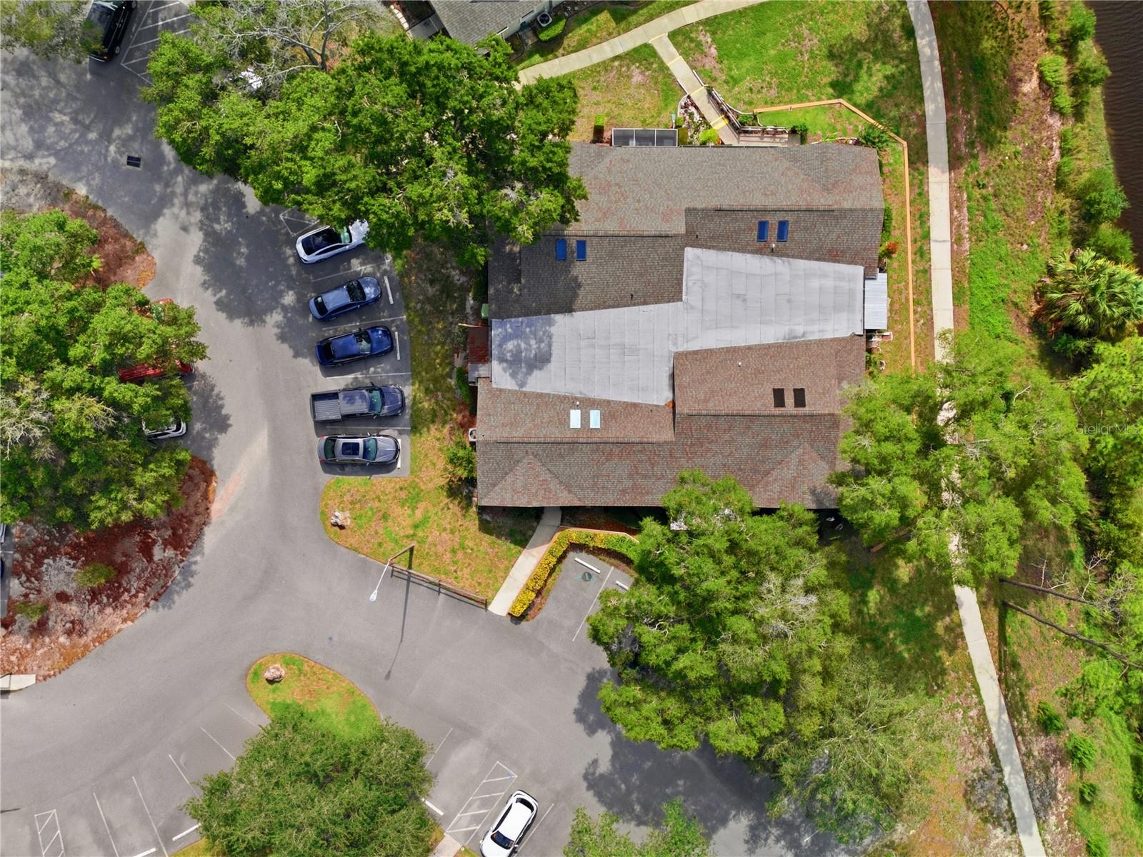 BLUFFS (THE) AT THE HEATHER V - Residential