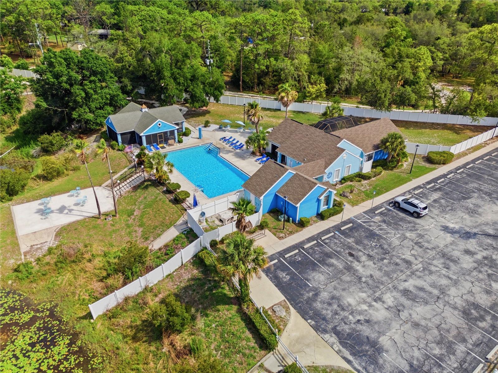 BLUFFS (THE) AT THE HEATHER V - Residential