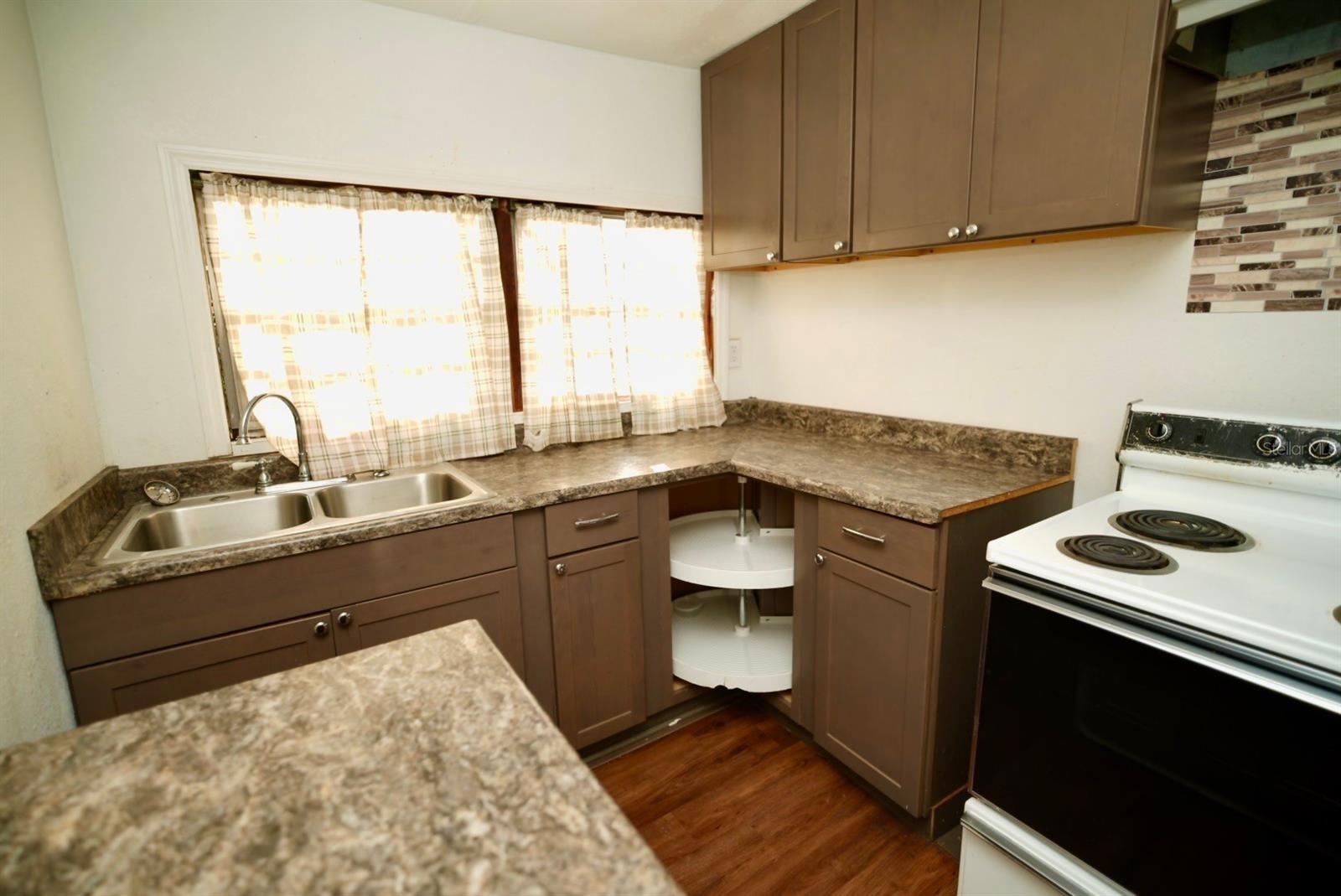 WASHINGTON BOOKER PARK SUB PB 9 PG 45 - Residential