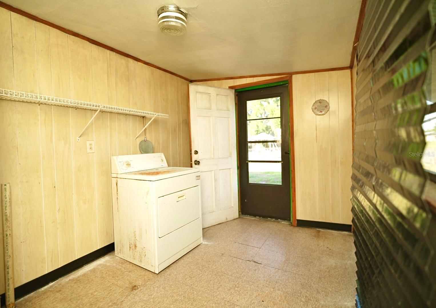 WASHINGTON BOOKER PARK SUB PB 9 PG 45 - Residential