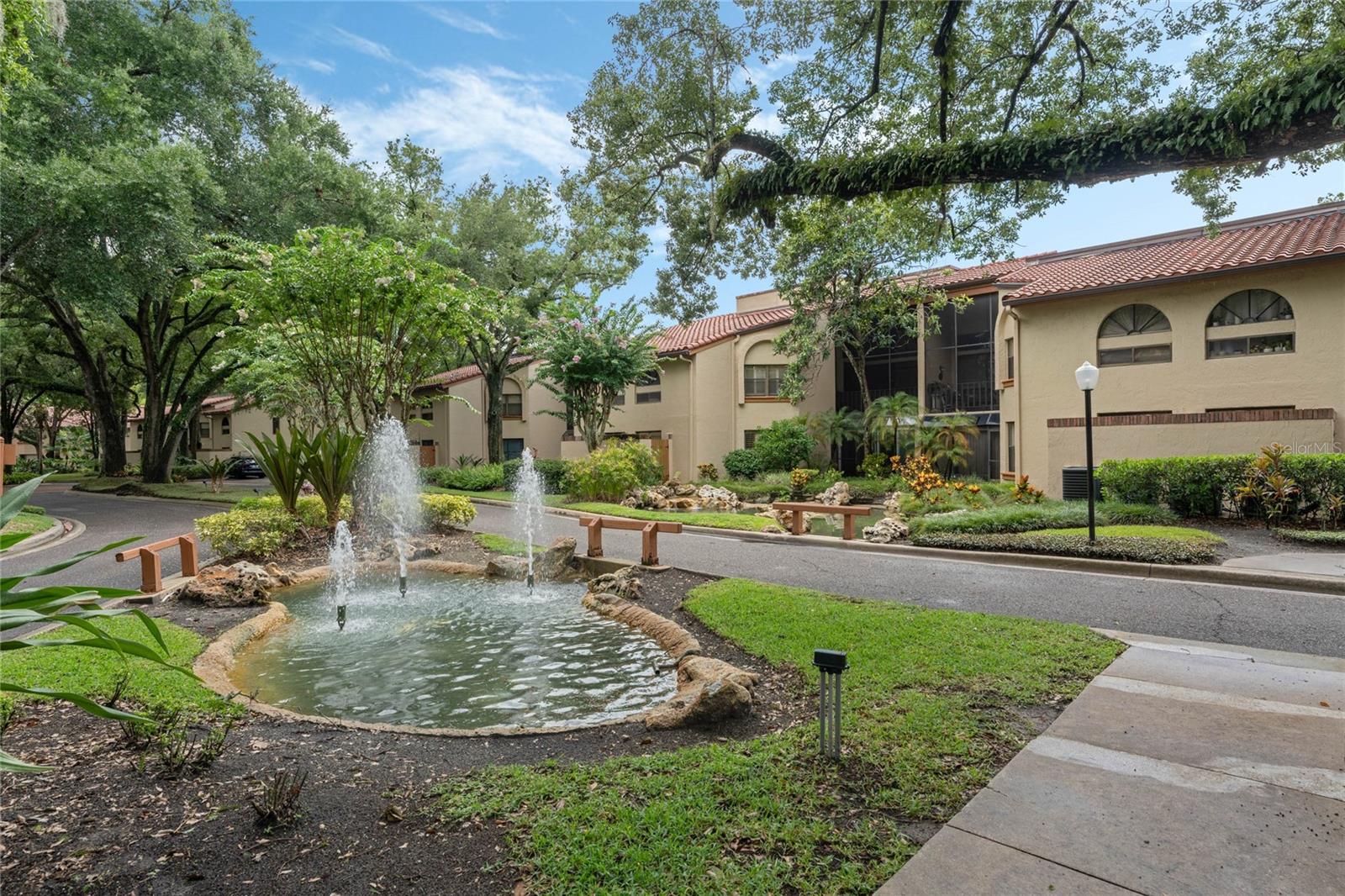 LAKE PINELOCH VILLAGE CONDO 04 - Residential