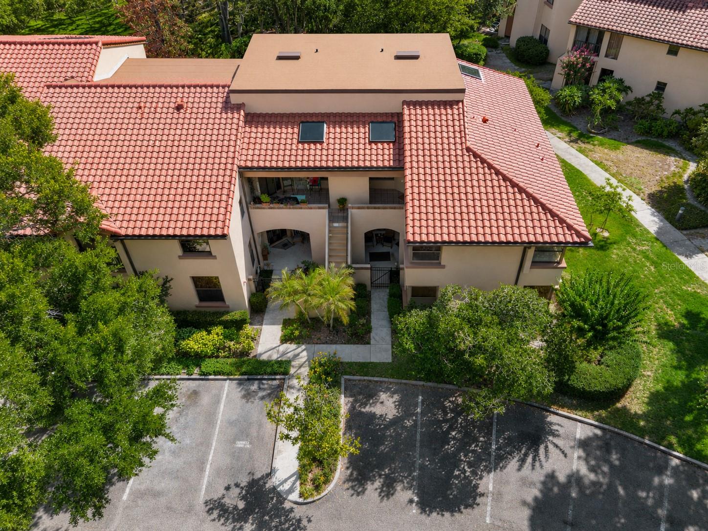 LAKE PINELOCH VILLAGE CONDO 04 - Residential