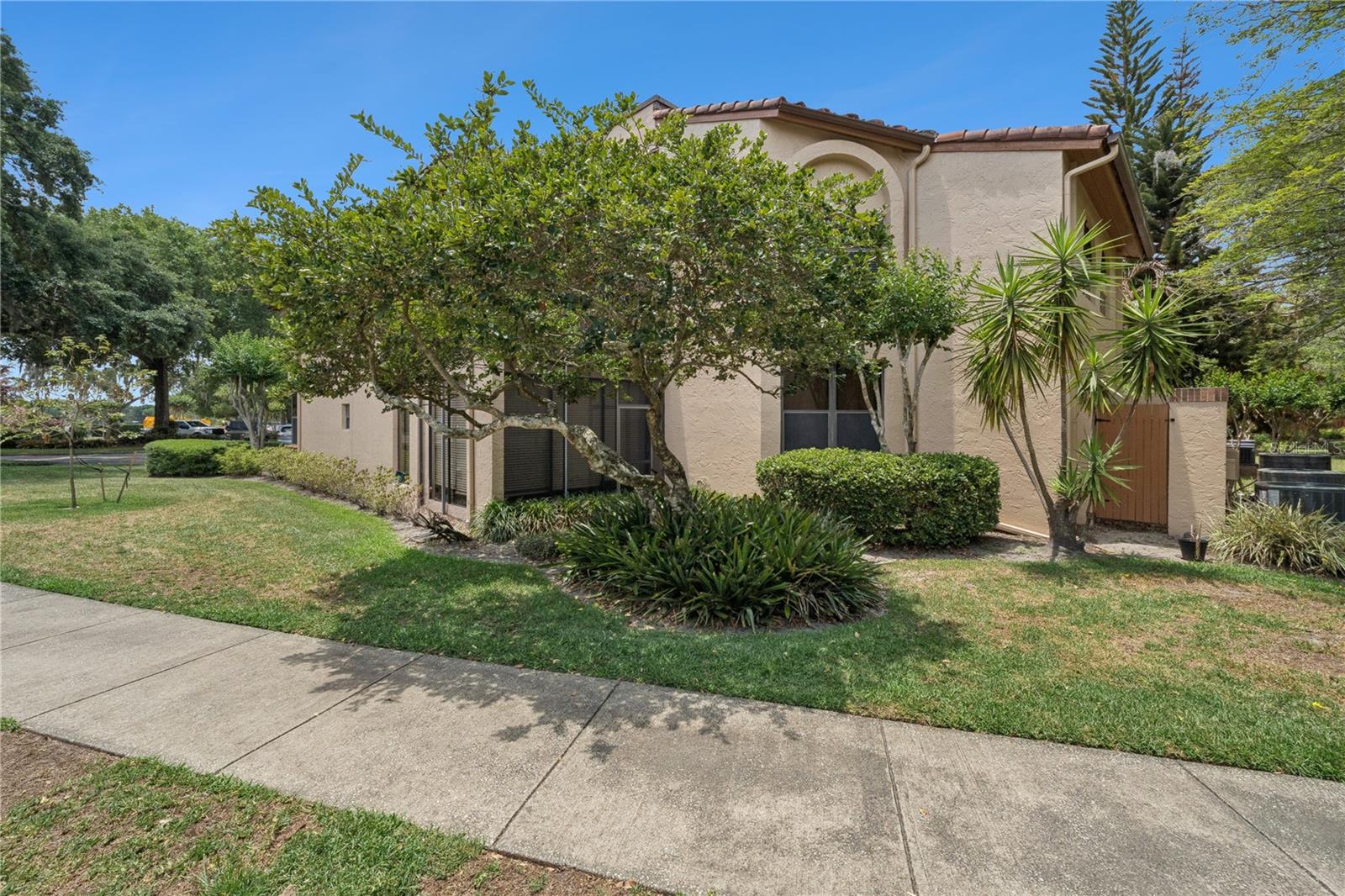 LAKE PINELOCH VILLAGE CONDO 04 - Residential