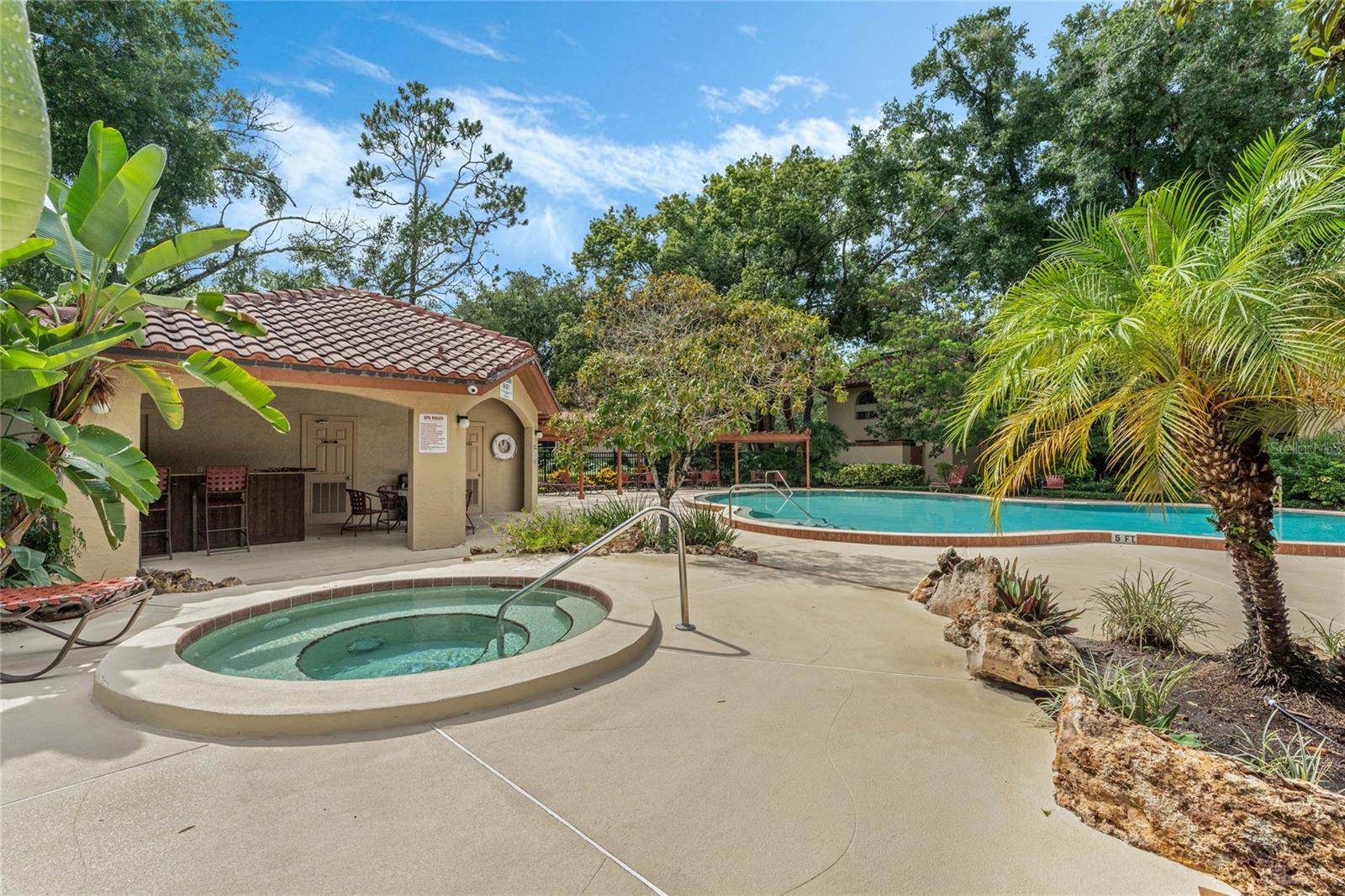 LAKE PINELOCH VILLAGE CONDO 04 - Residential