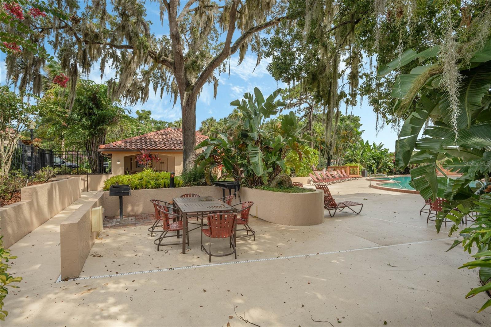 LAKE PINELOCH VILLAGE CONDO 04 - Residential
