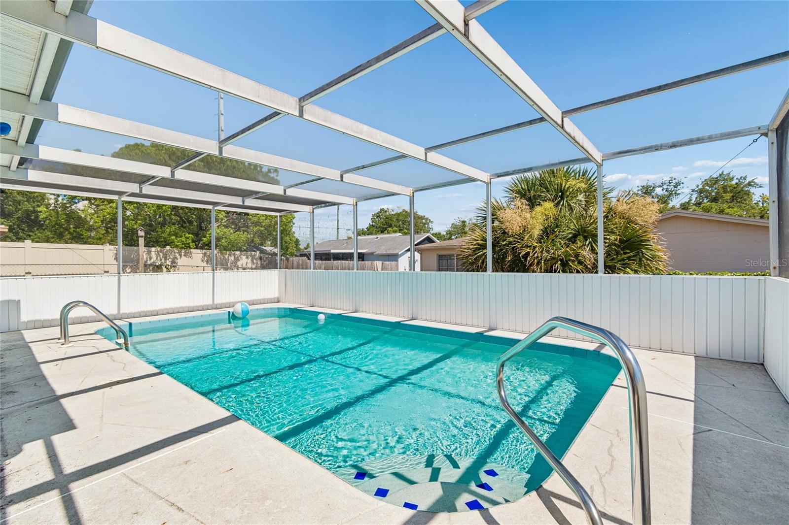 THE LAKES - Residential