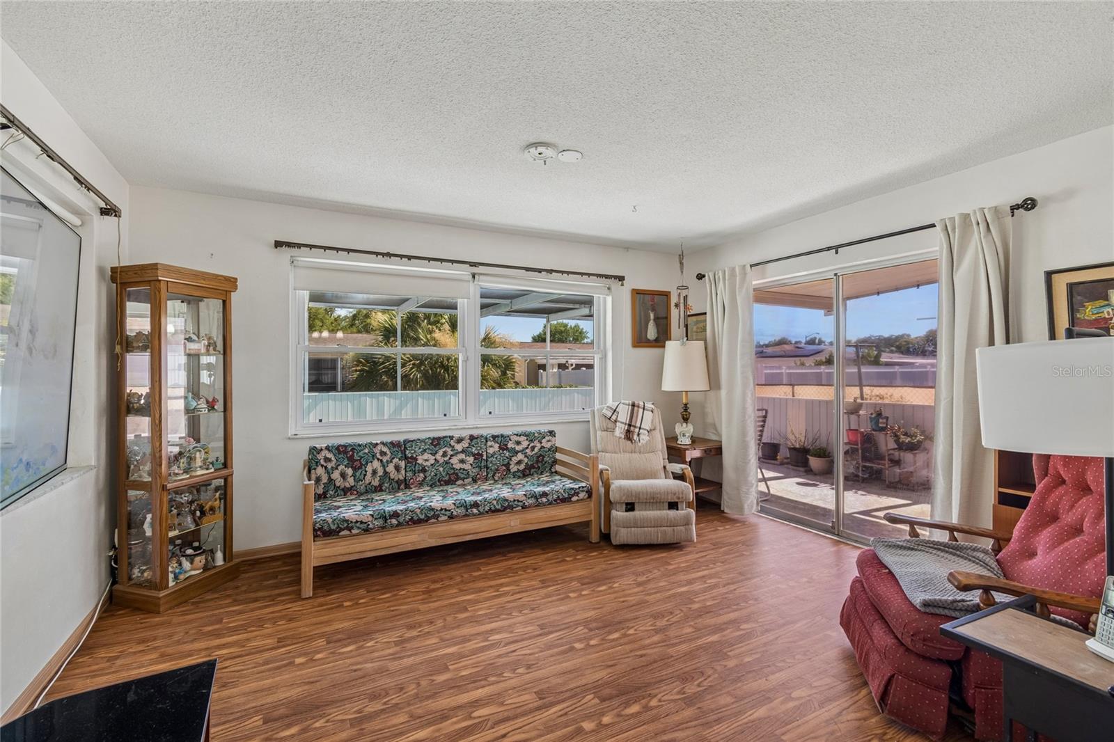 THE LAKES - Residential