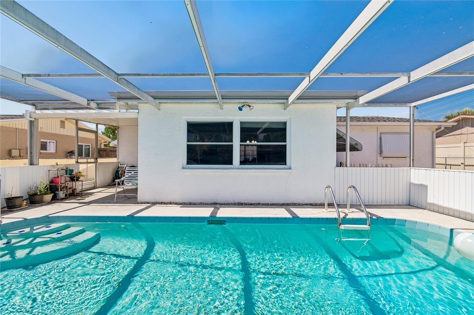 THE LAKES - Residential