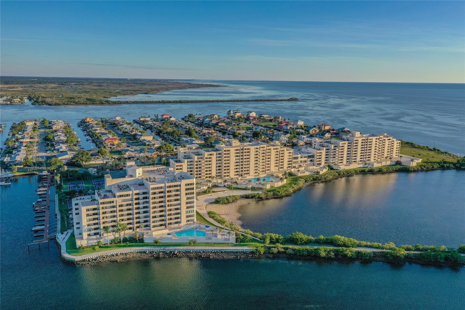 GULF ISLAND BEACH TENNIS - Residential