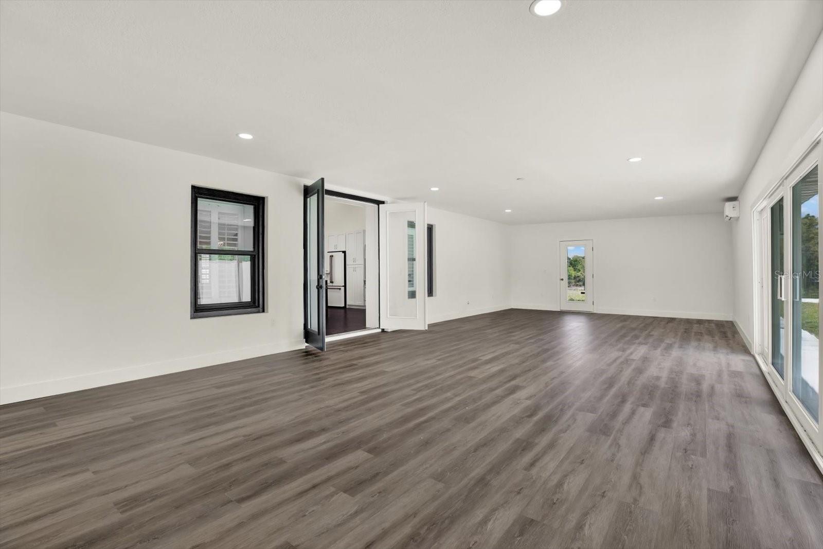 RIDGE MANOR ESTATE - Residential