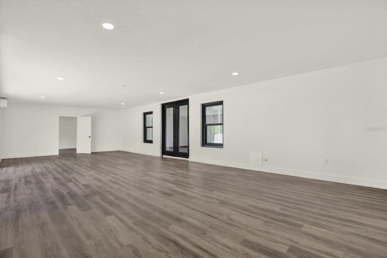 RIDGE MANOR ESTATE - Residential