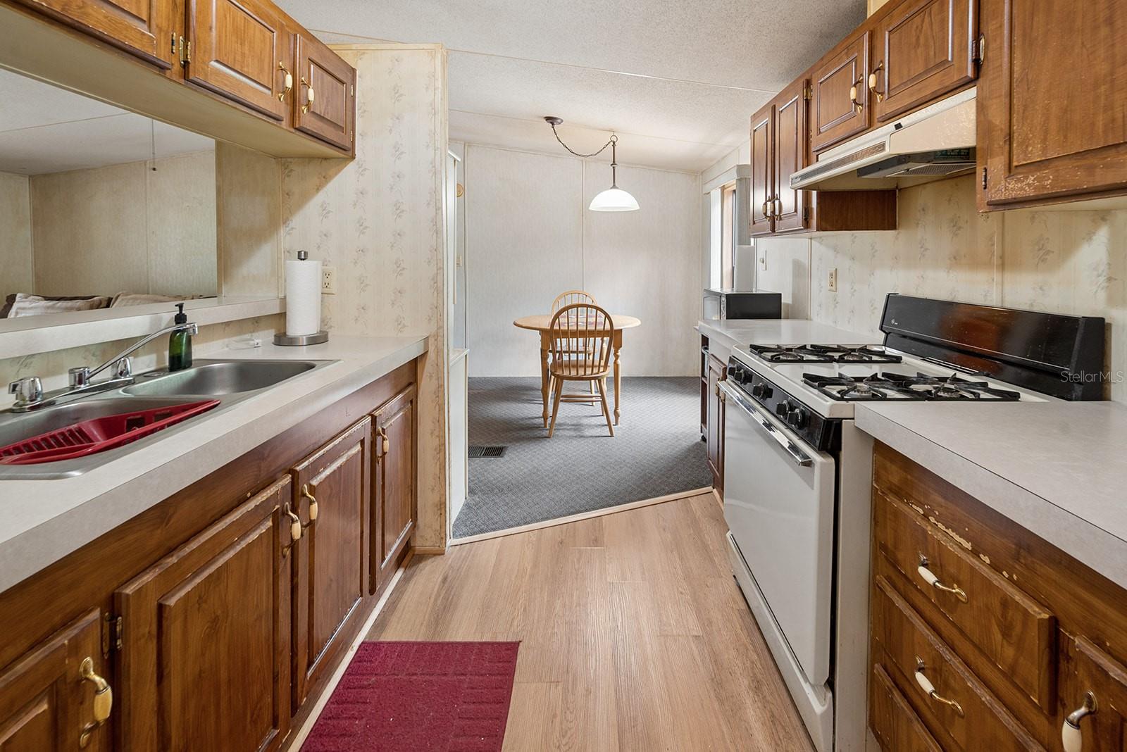 CAROLINES COUNTRY SUB - Residential
