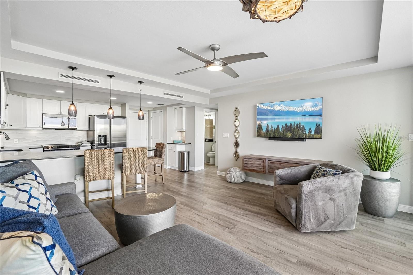 ISLAND WAY TOWERS CONDO - Residential