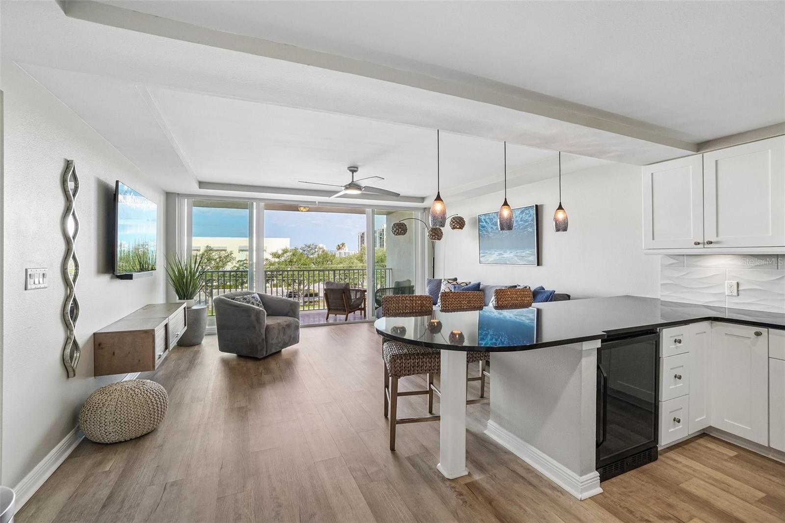 ISLAND WAY TOWERS CONDO - Residential