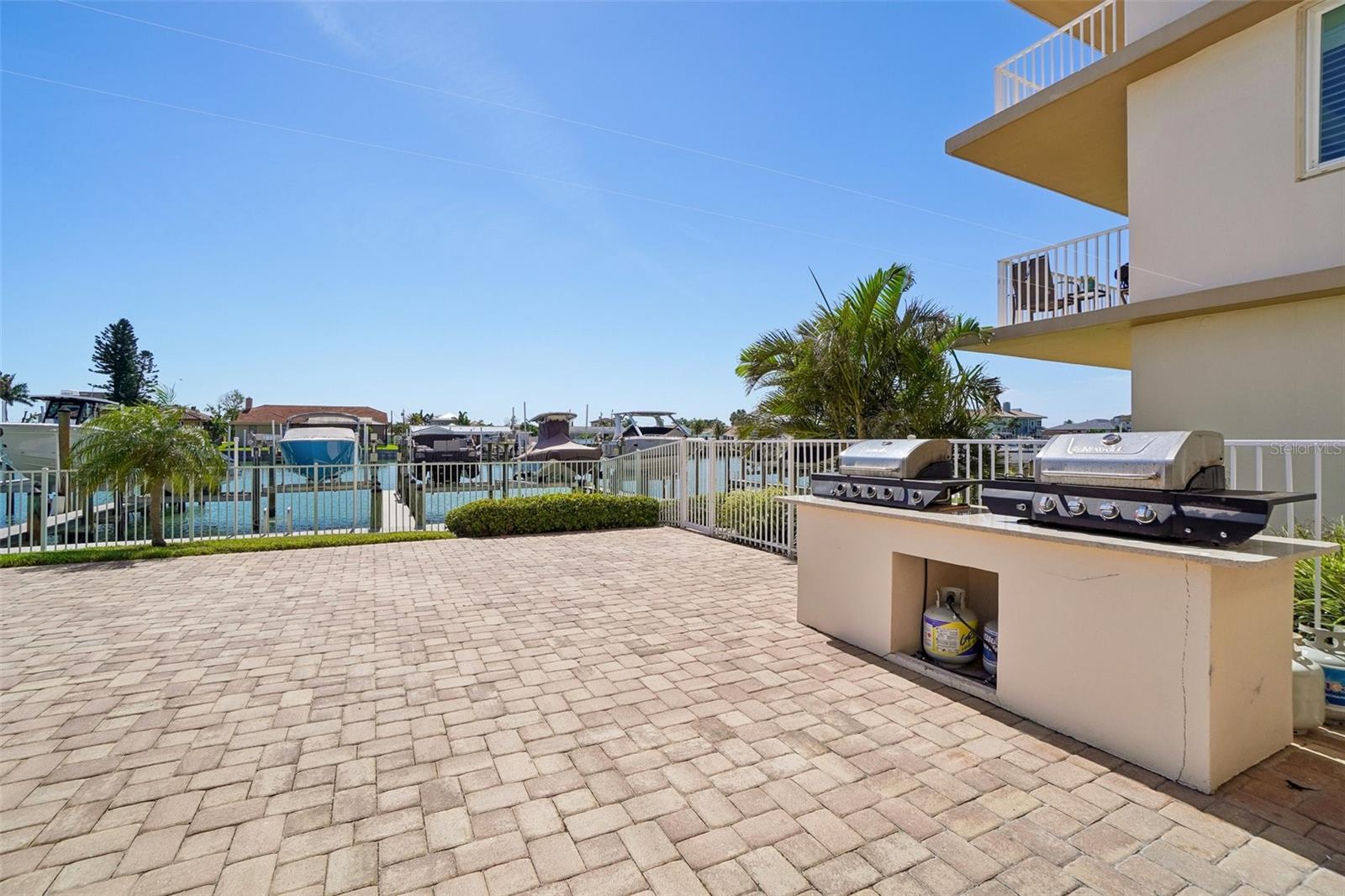 ISLAND WAY TOWERS CONDO - Residential
