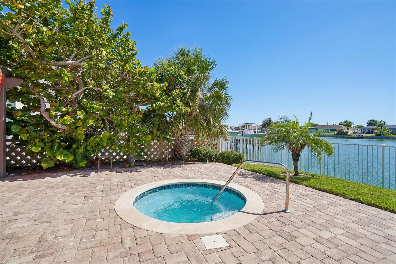 ISLAND WAY TOWERS CONDO - Residential