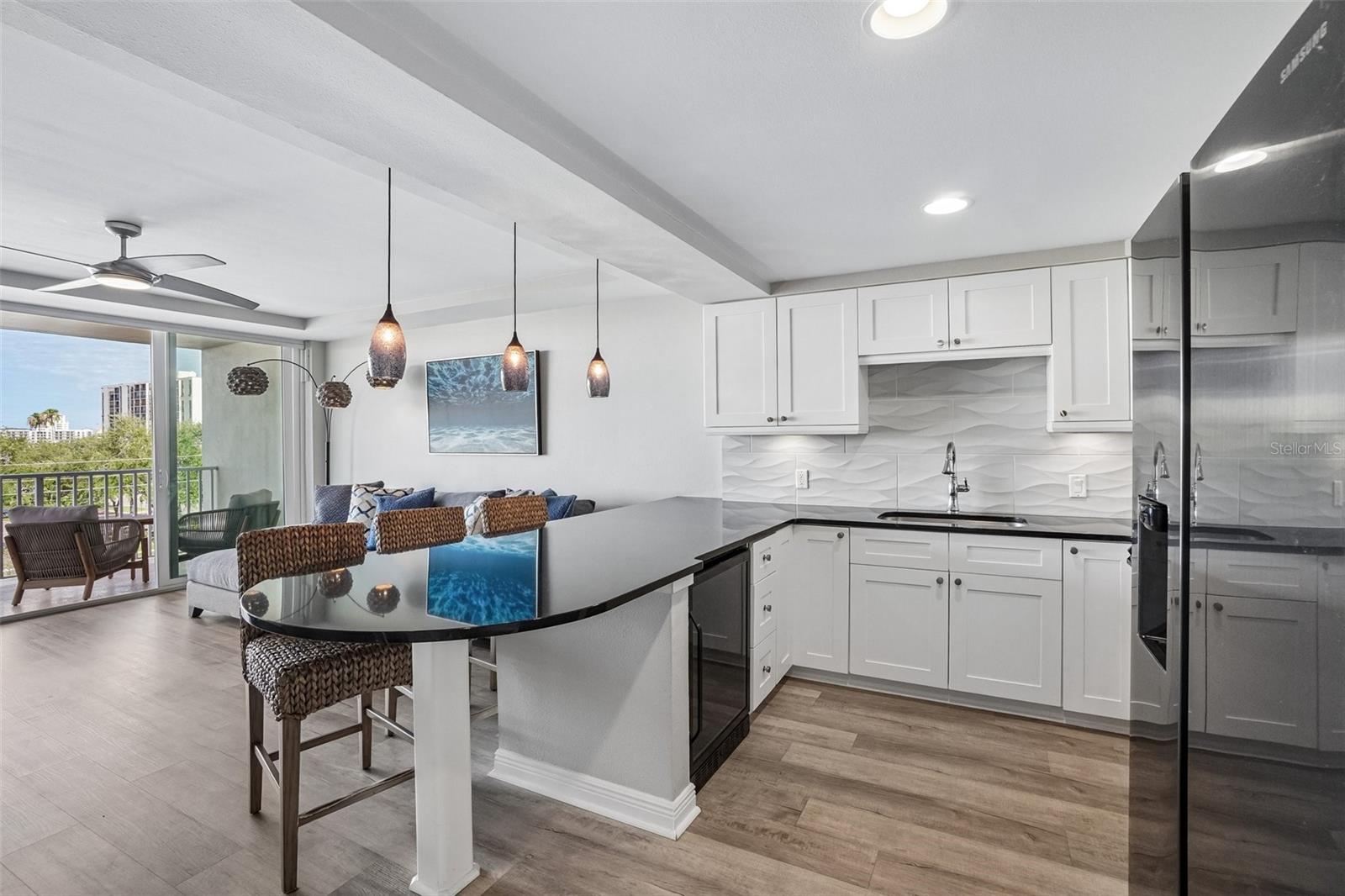 ISLAND WAY TOWERS CONDO - Residential