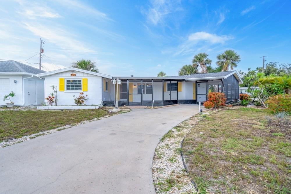 One or more photo(s) has been virtually staged. One or more photo(s) has been virtually staged. One or more photo(s) has been virtually staged. ASK ME ABOUT UNIQUE LEASE TO OWN
OPPORTUNITY!! I Remarkable 3/2 + HUGE Detached Garage Sitting In Oversize Corner Lot Centrally Located In The Heart Of Venice. Cozy screen
front terrace ready to wind down after a bust day. Split floor plan, lot of natural light, beautiful vinyl floors throughout. Stainless steel appliances,
quartz tops, comfortable island. Laundry room with washer and dryer, Good A/C, Detached garage over 500 sq. ft with lots of potential, and back
shed ideal for tool and storage. Brand NEW ROOF, to keep insurance low. NO HOA, NO deed restrictions, Double driveway plenty of room for boat
parking. Centrally located 10 minutes to the beach, minutes away from many restaurant and shopping center options. Send highest and best
offer, along with approval letter. - Seller is a real estate liecnsee