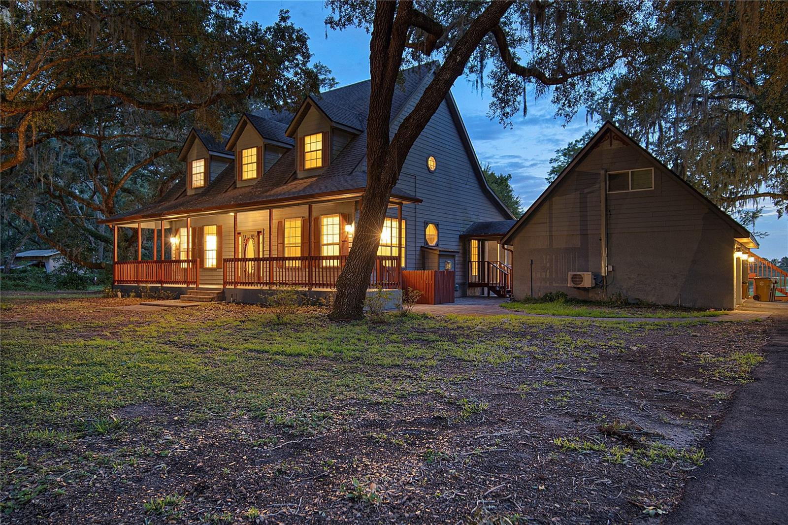 PINE OAKS - Residential