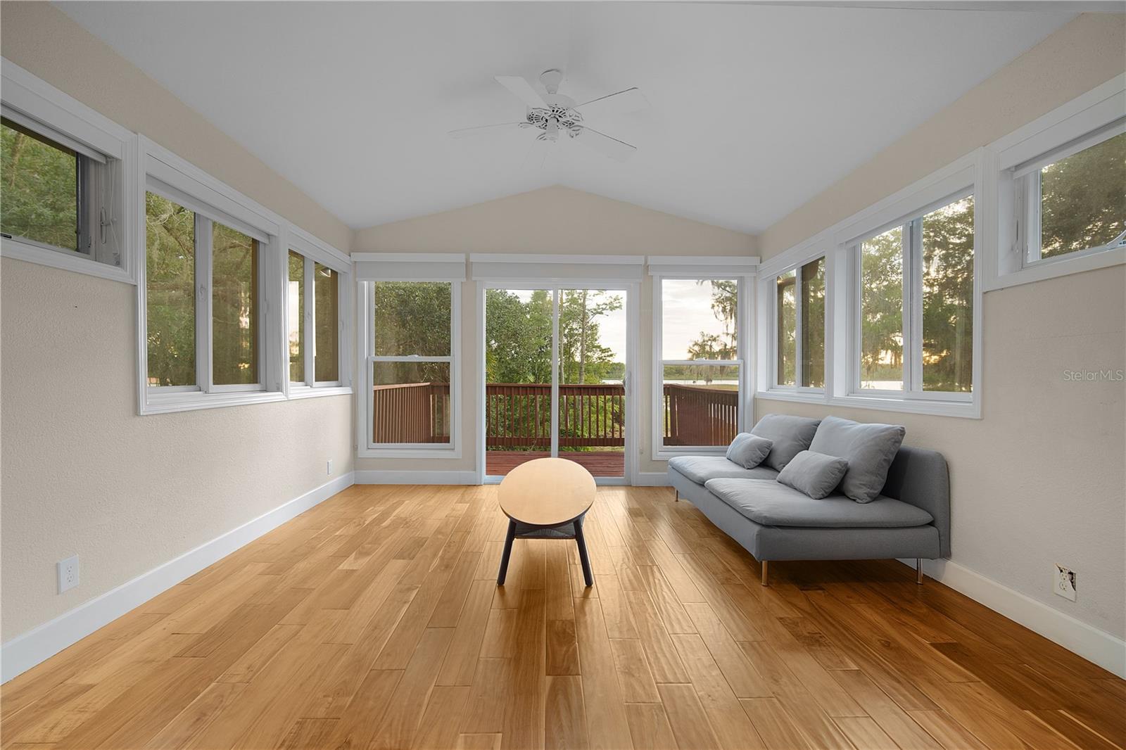 PINE OAKS - Residential