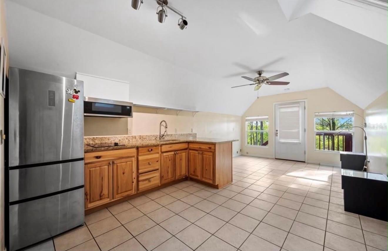 PINE OAKS - Residential