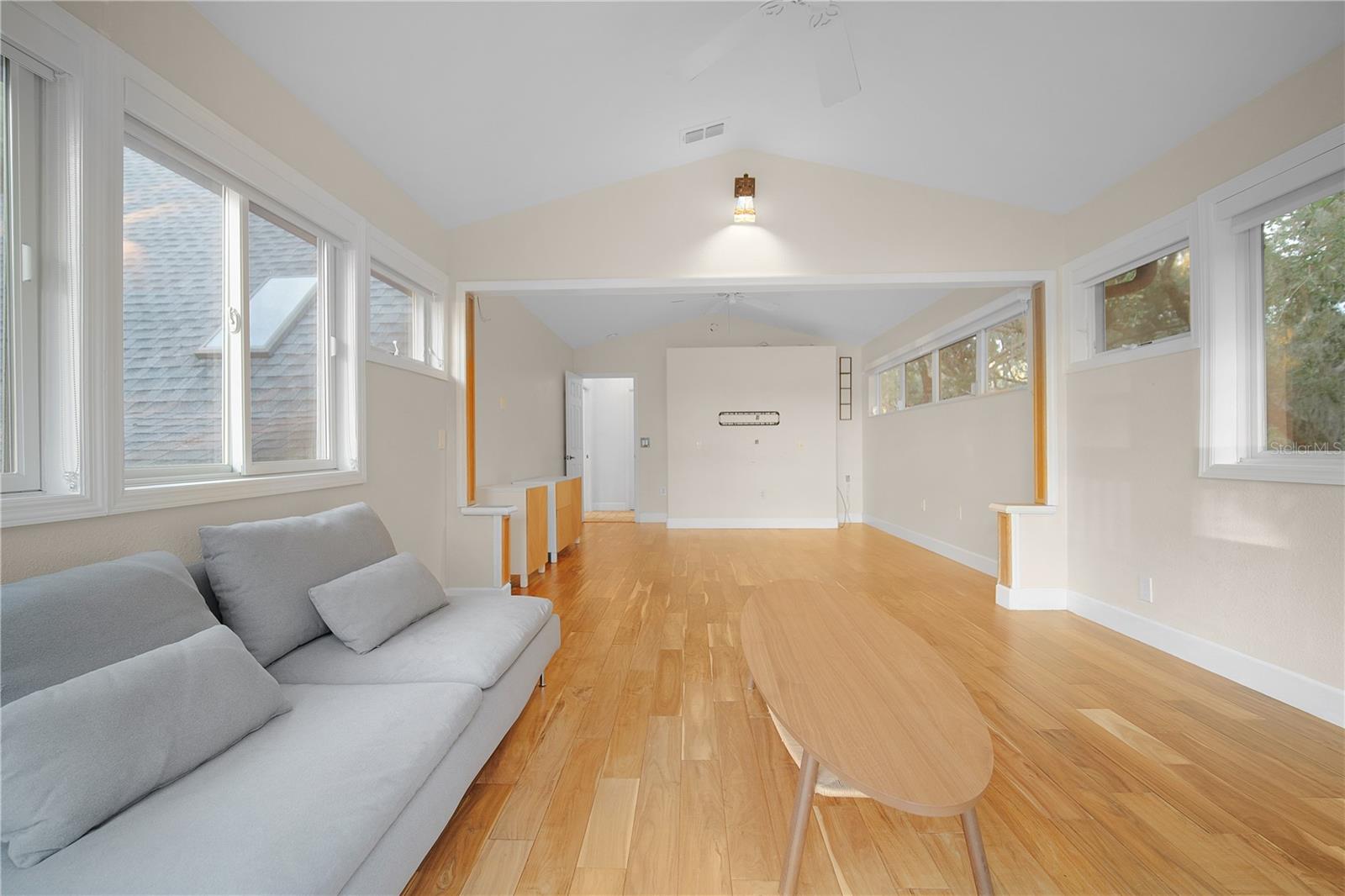 PINE OAKS - Residential