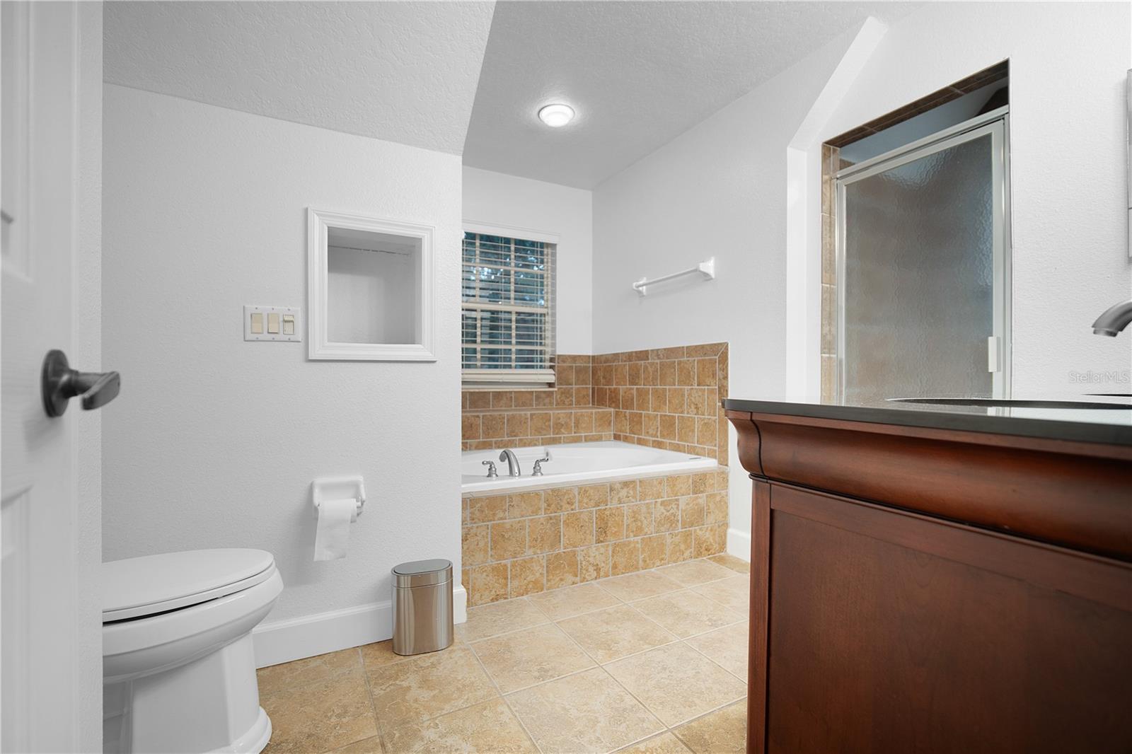 PINE OAKS - Residential