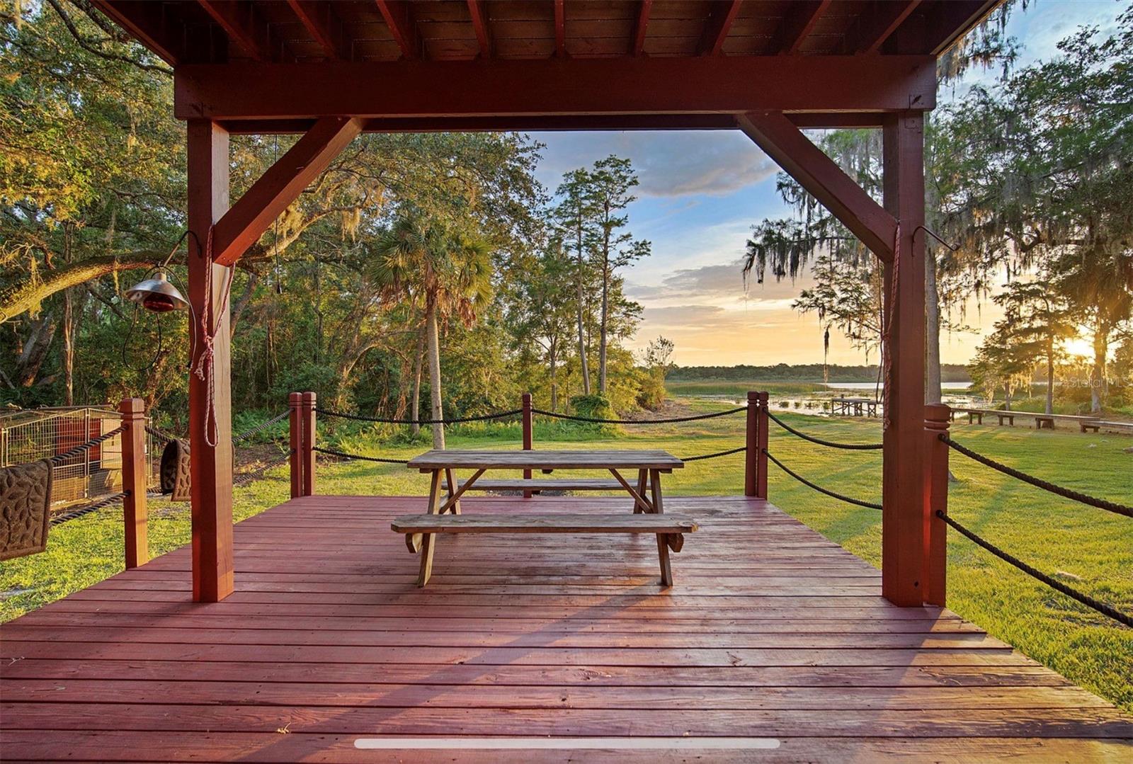 PINE OAKS - Residential