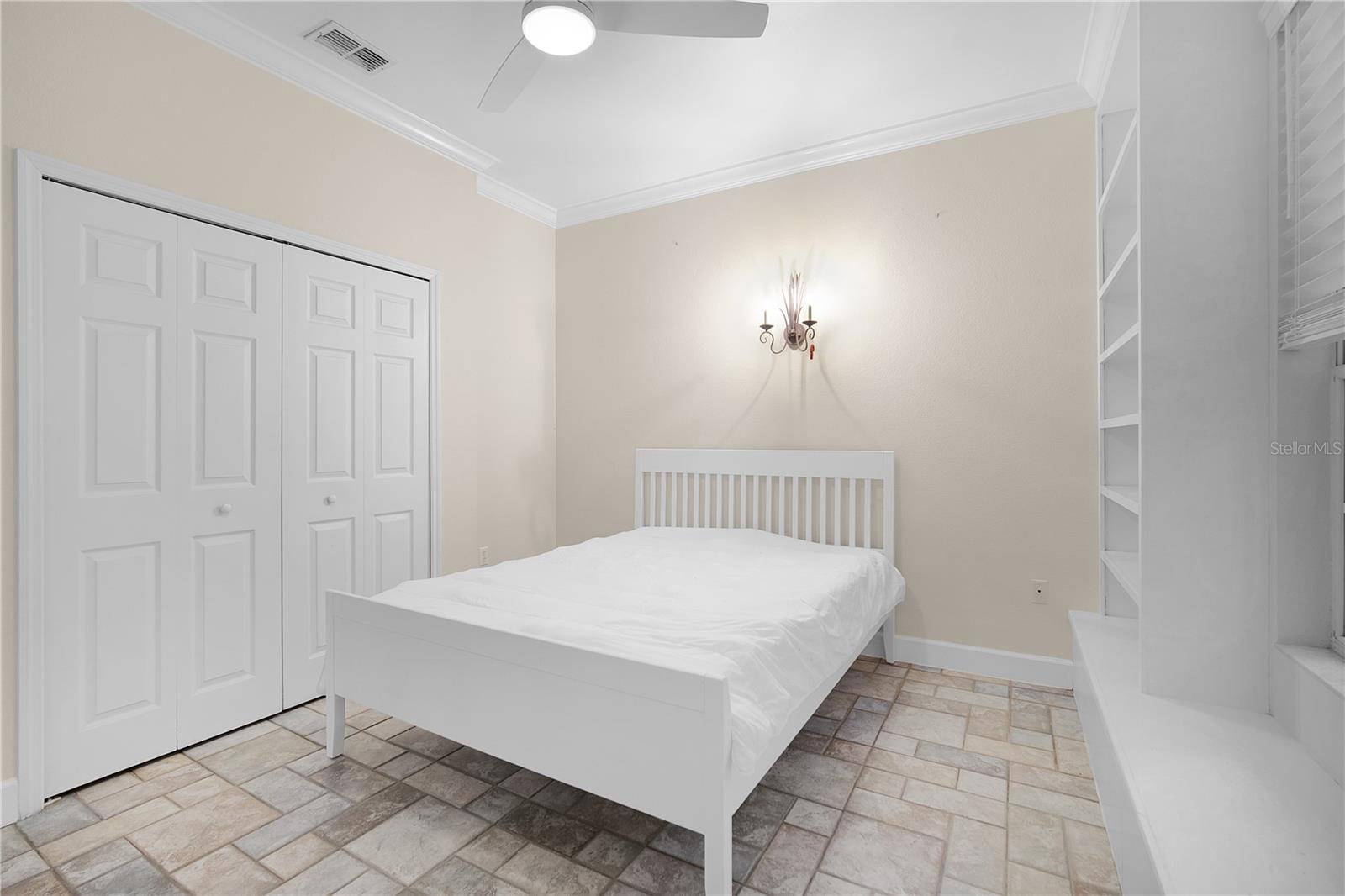 PINE OAKS - Residential