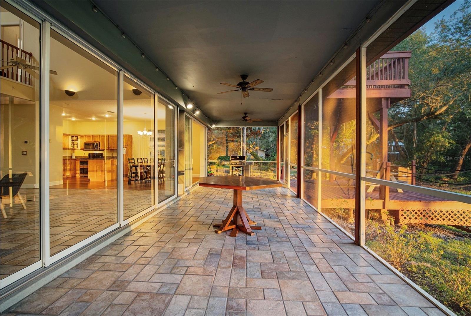 PINE OAKS - Residential