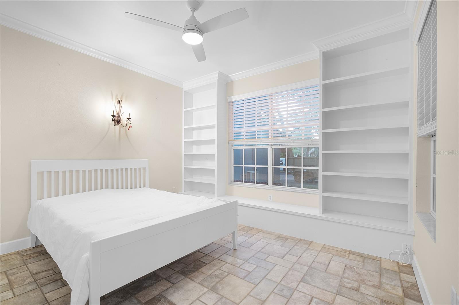 PINE OAKS - Residential
