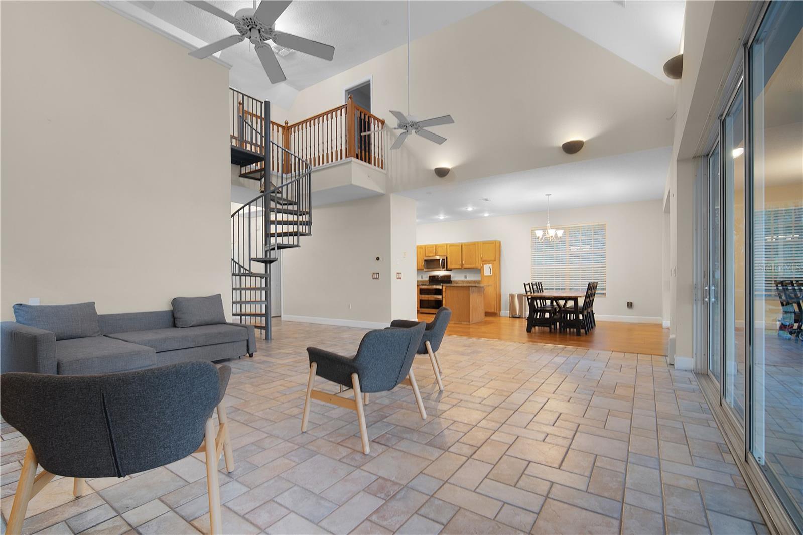 PINE OAKS - Residential