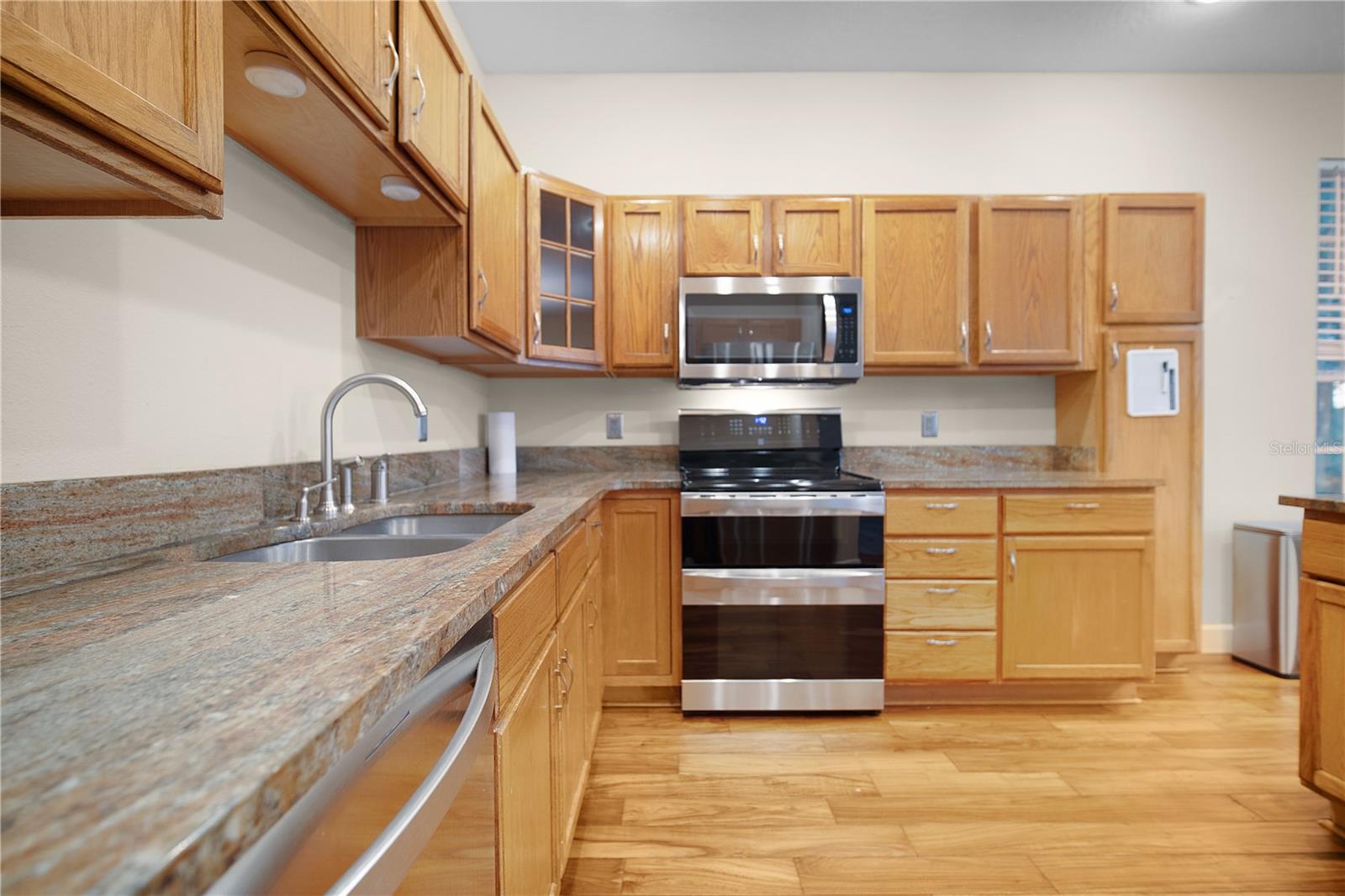 PINE OAKS - Residential