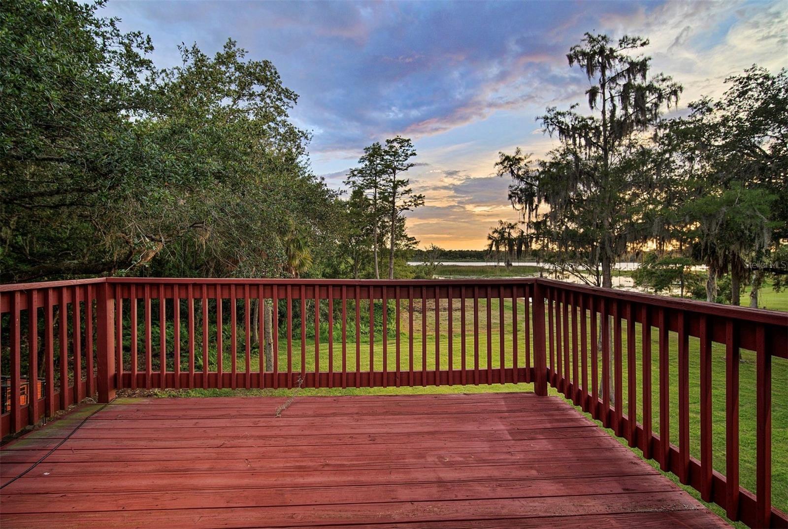 PINE OAKS - Residential