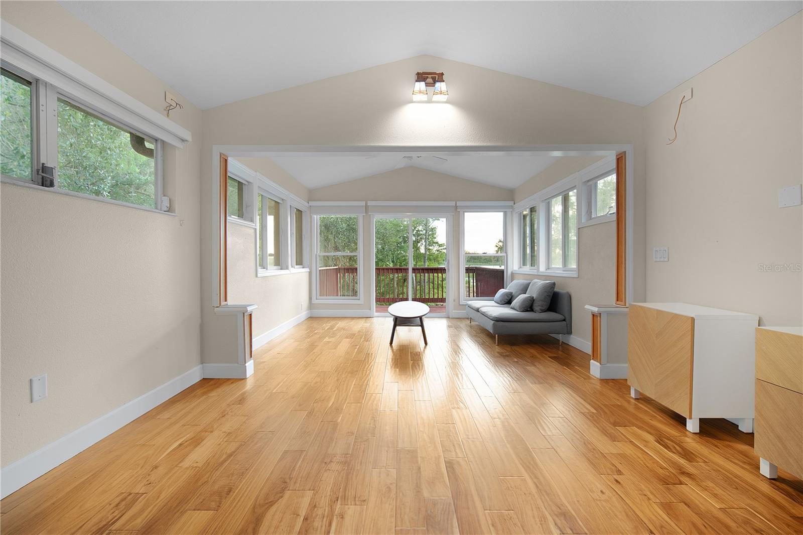 PINE OAKS - Residential