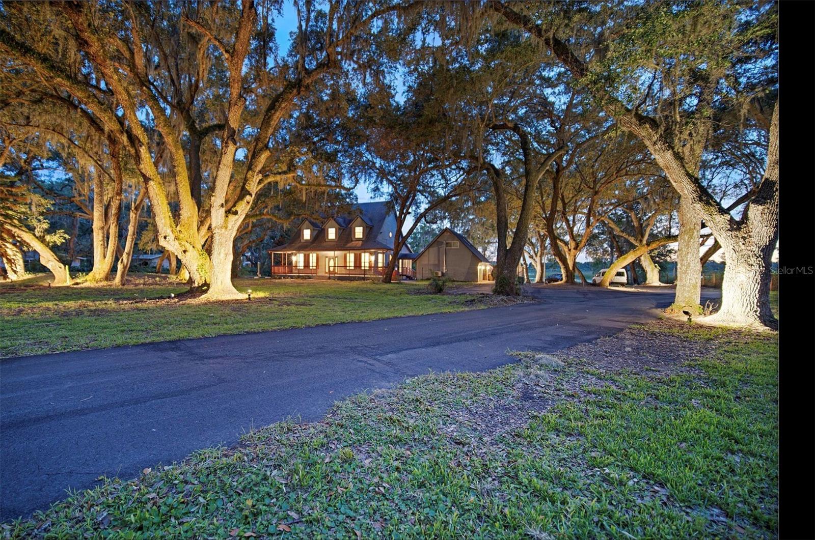 PINE OAKS - Residential