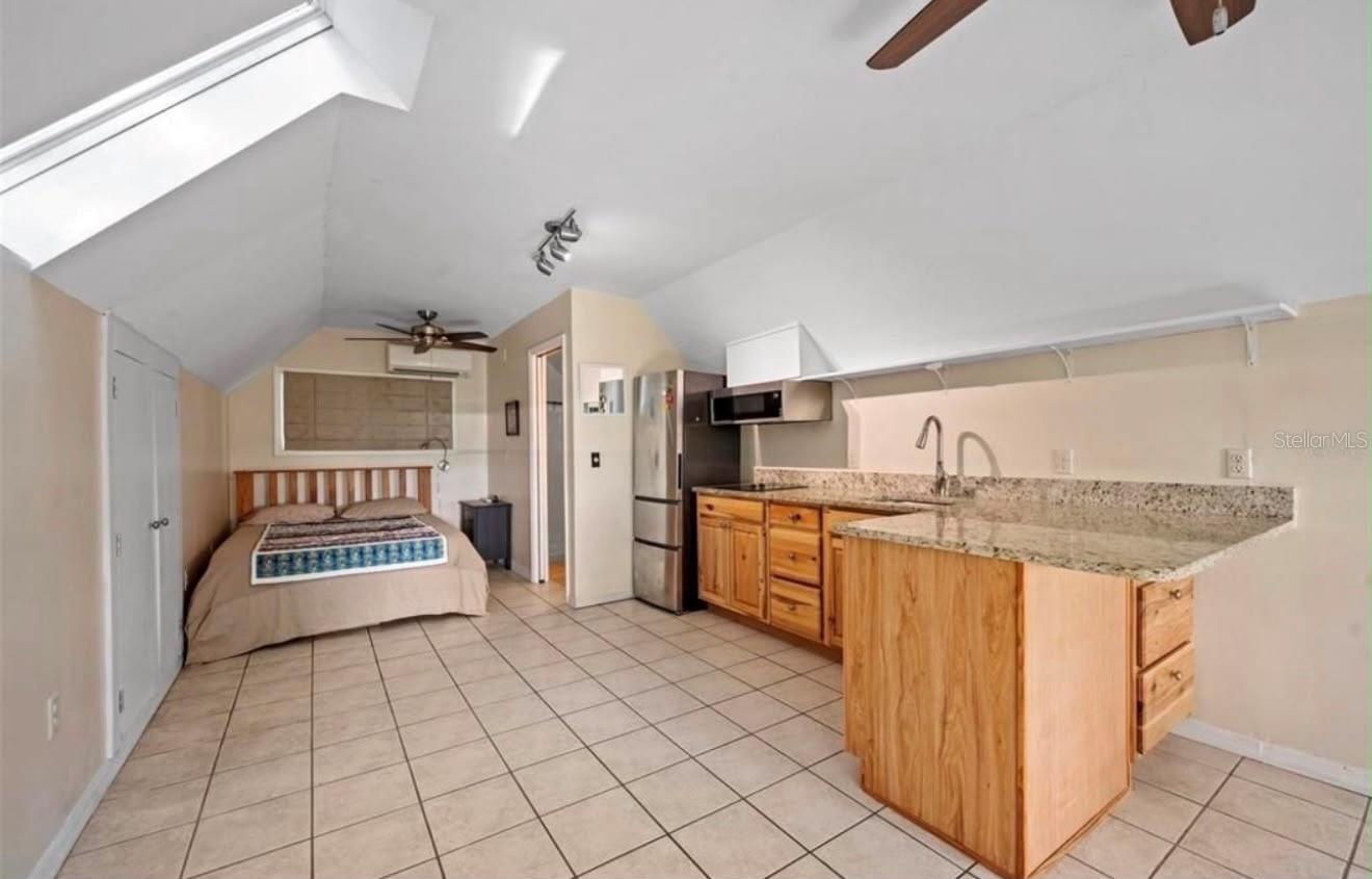 PINE OAKS - Residential