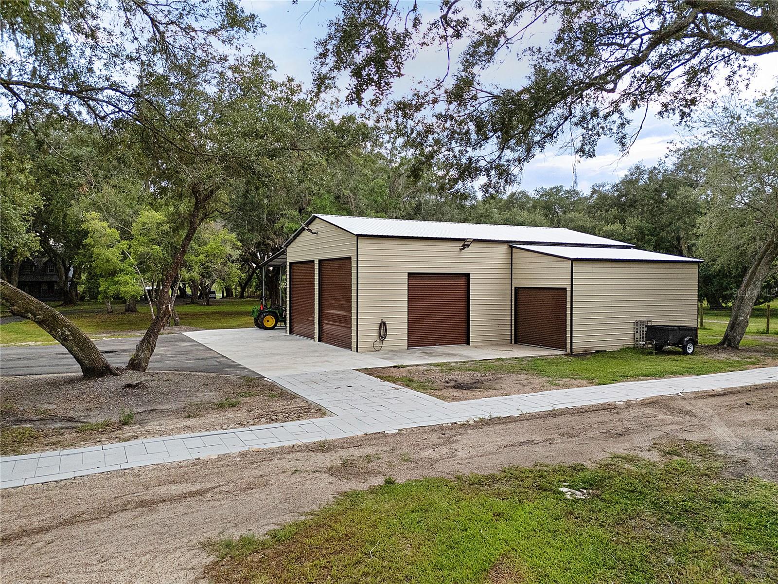 PINE OAKS - Residential