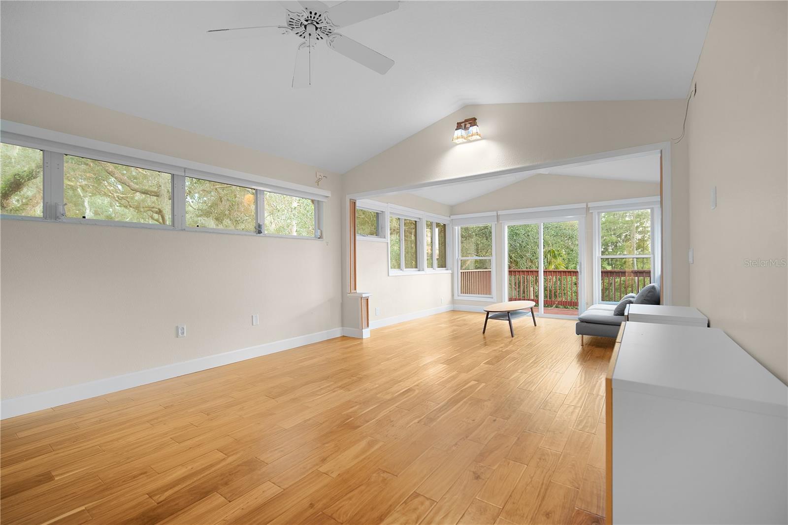 PINE OAKS - Residential