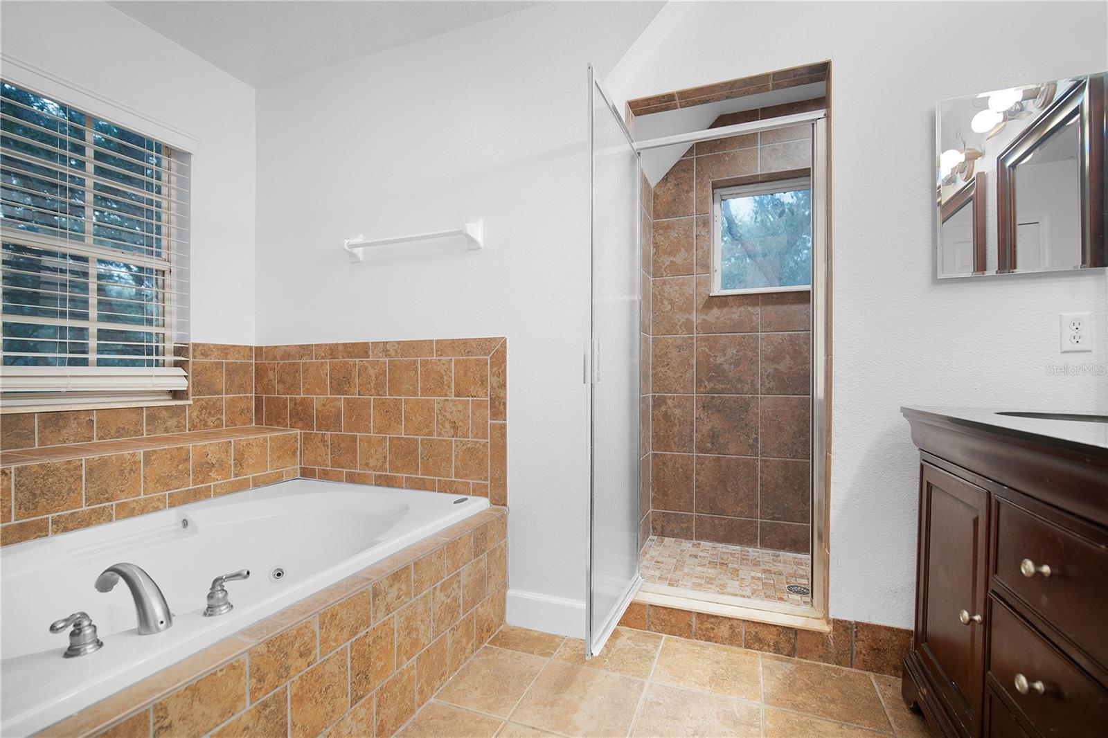 PINE OAKS - Residential