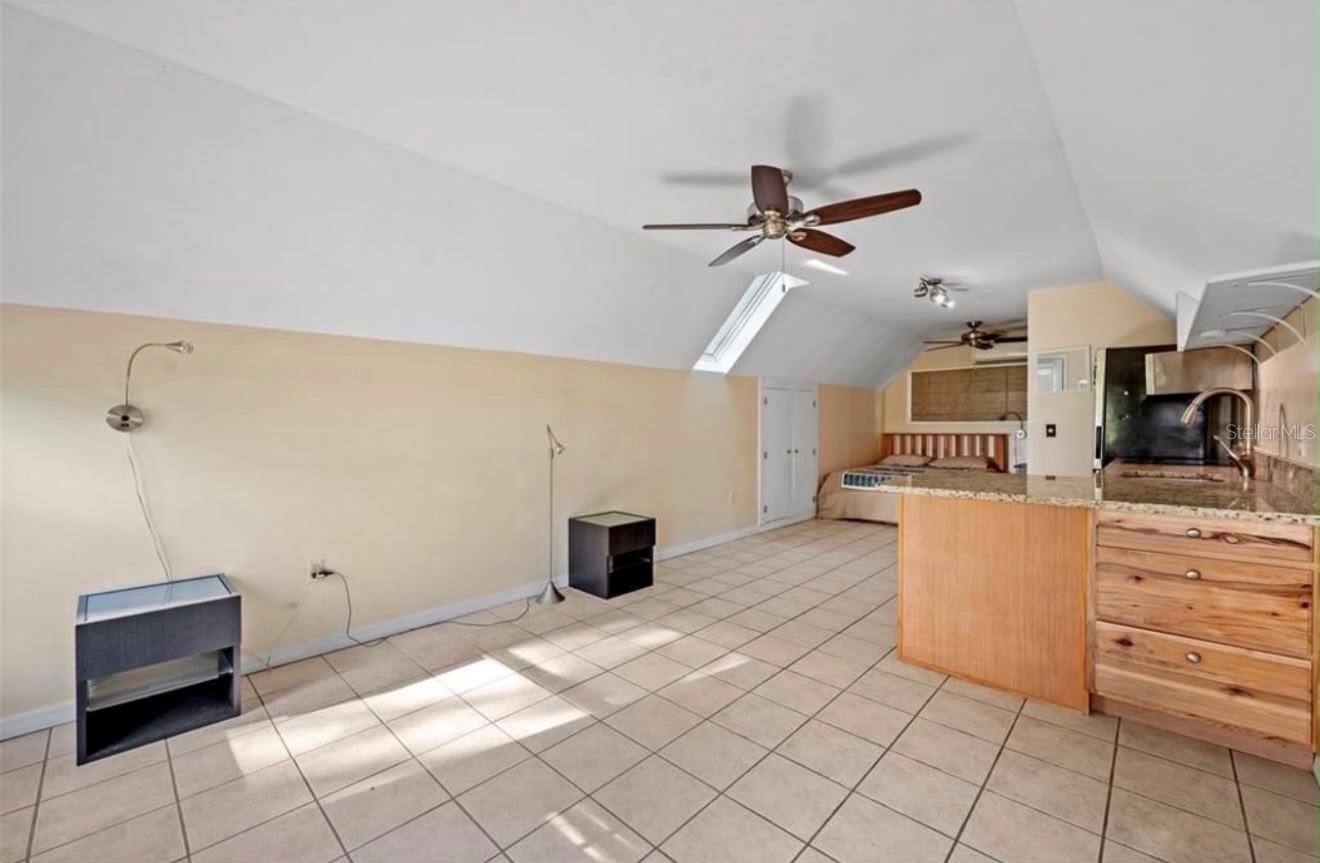 PINE OAKS - Residential