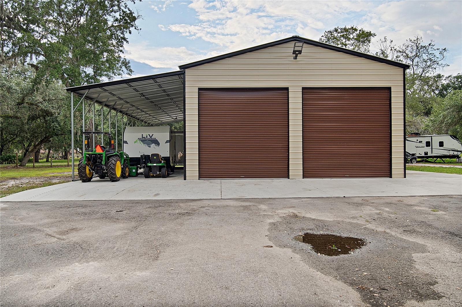 PINE OAKS - Residential