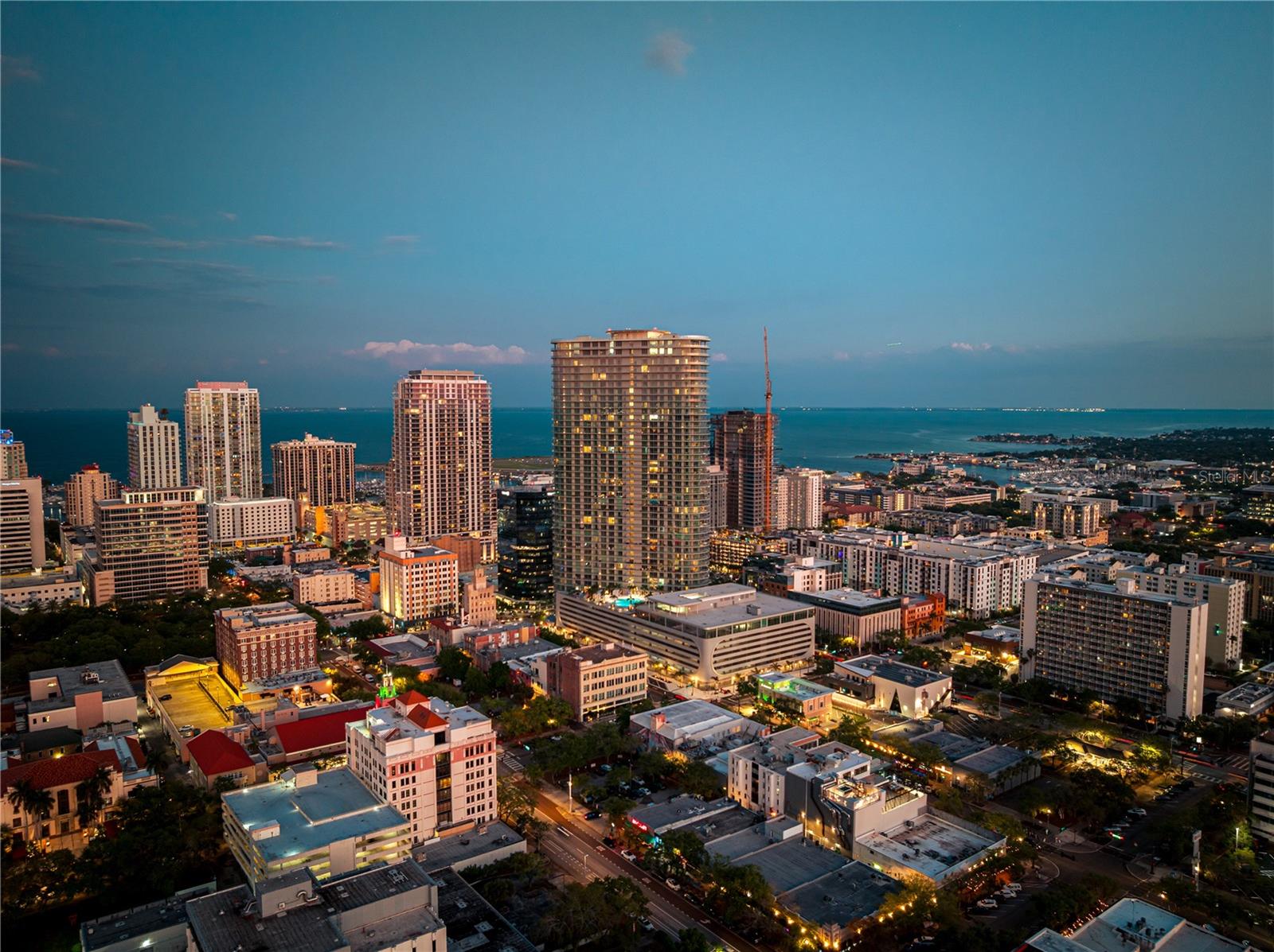 400 CENTRAL - Residential