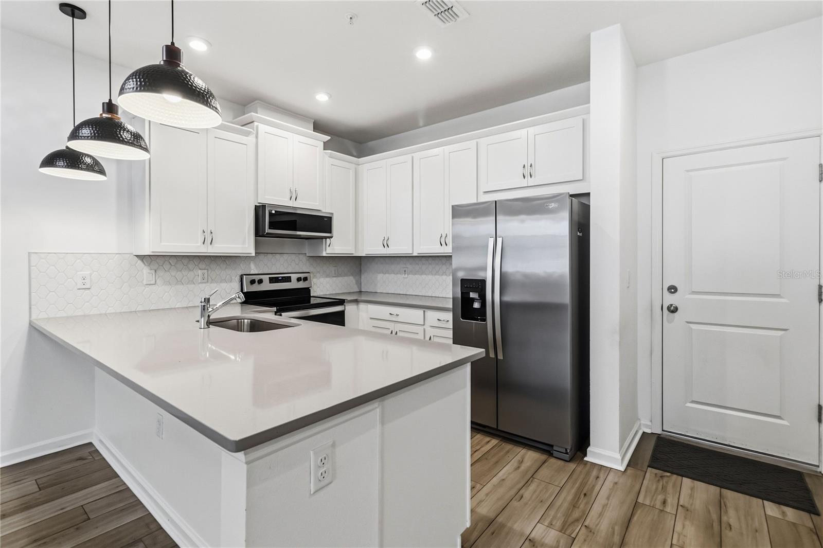 STARWOOD PH N-1C - Residential Lease
