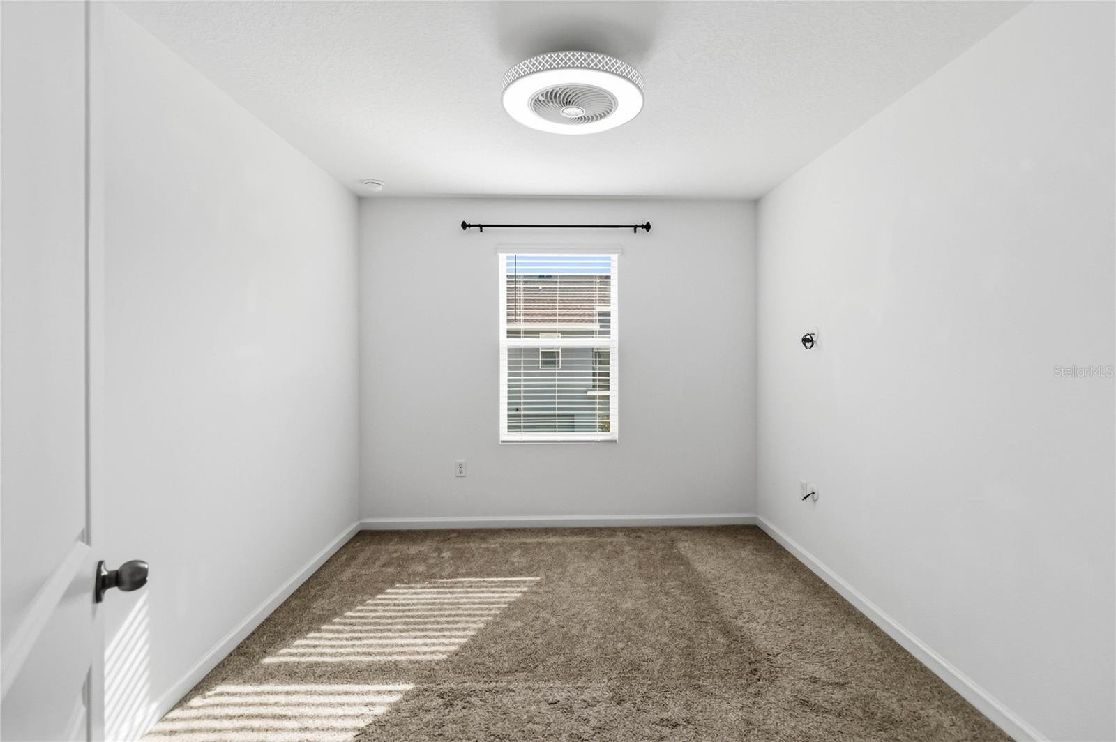 STARWOOD PH N-1C - Residential Lease