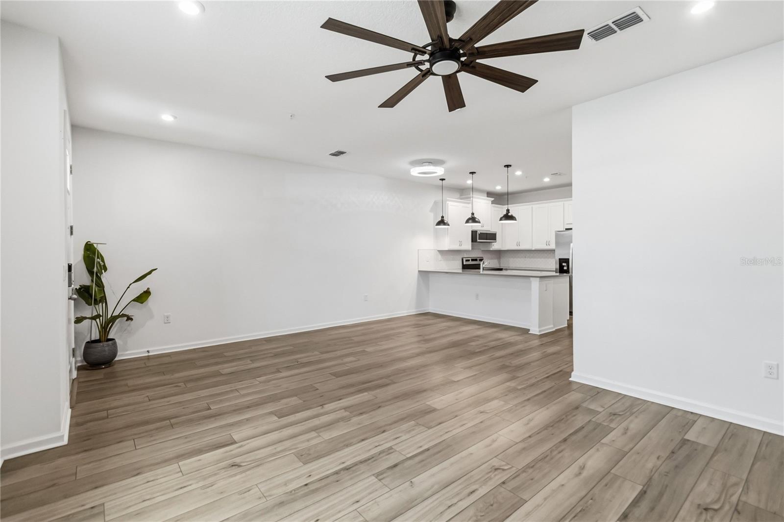 STARWOOD PH N-1C - Residential Lease