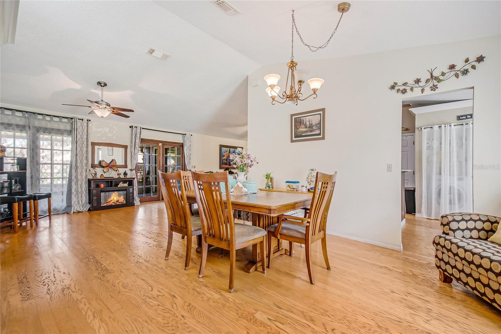 WINDWARD PLACE - Residential