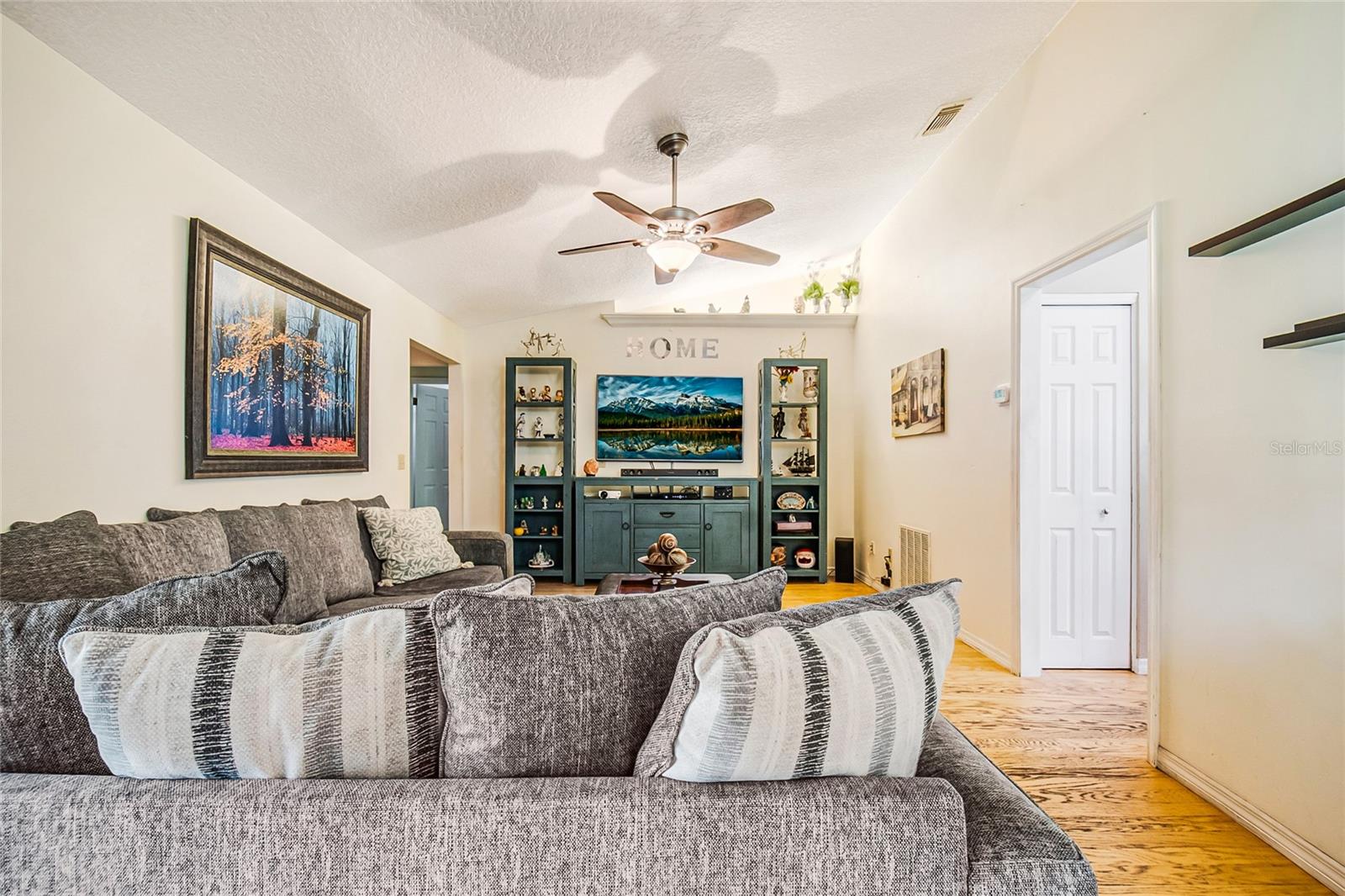 WINDWARD PLACE - Residential