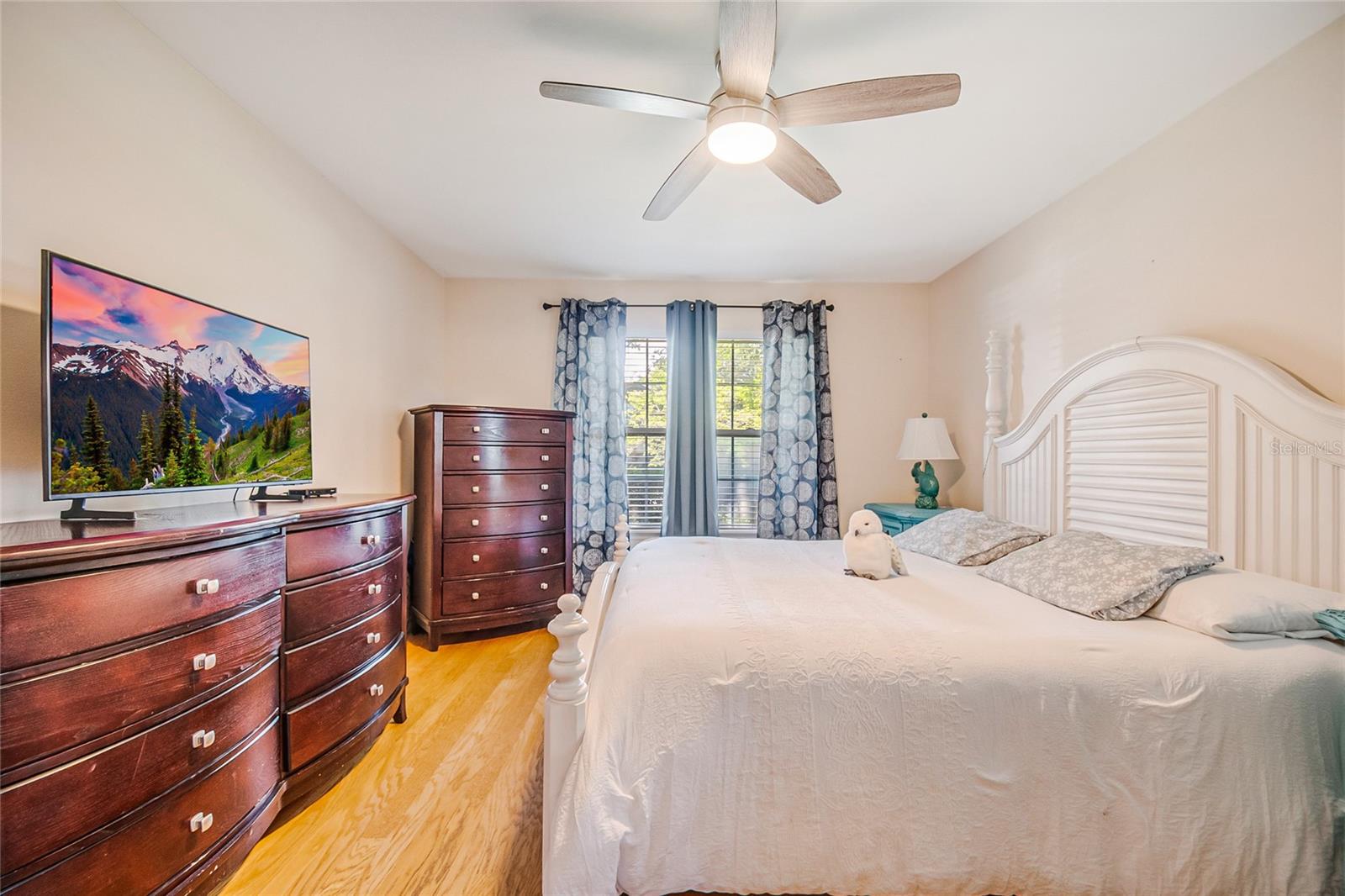 WINDWARD PLACE - Residential