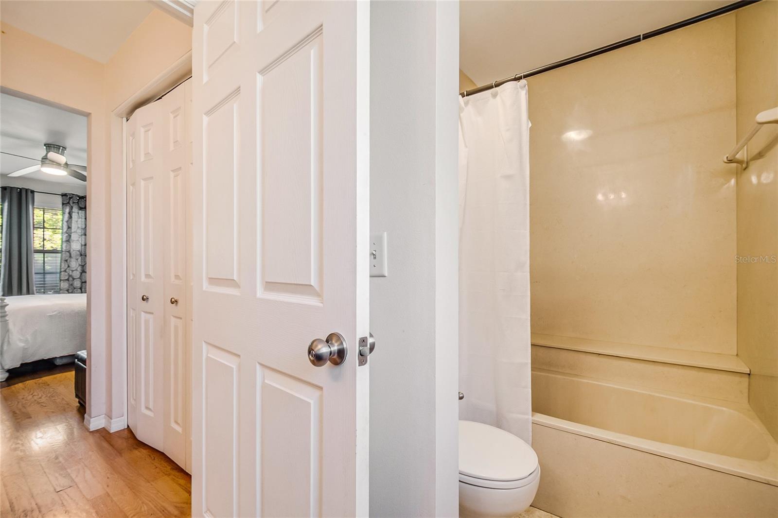 WINDWARD PLACE - Residential
